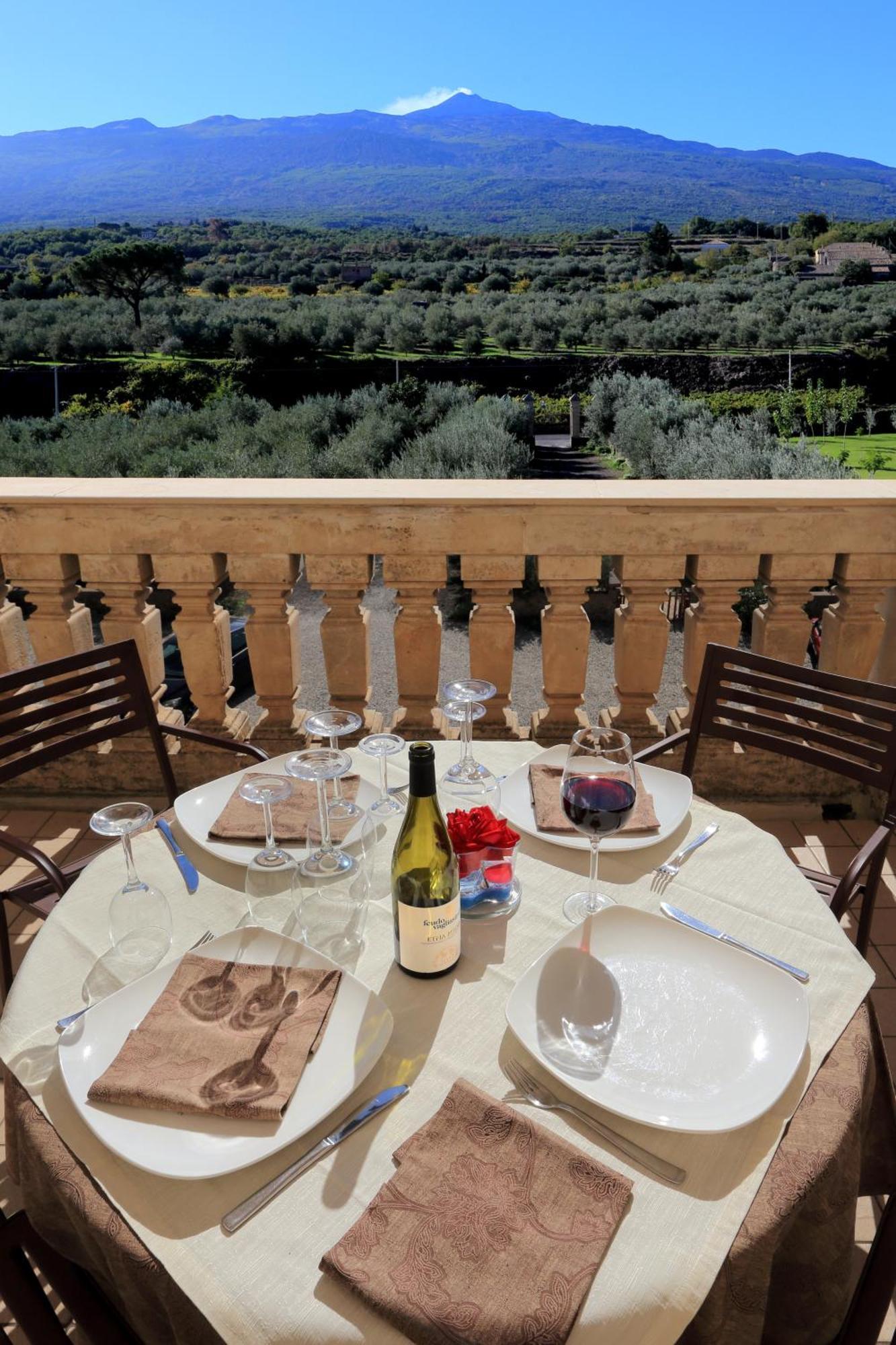 Feudo Vagliasindi -Wine Experience- Guest House Рандацо Екстериор снимка