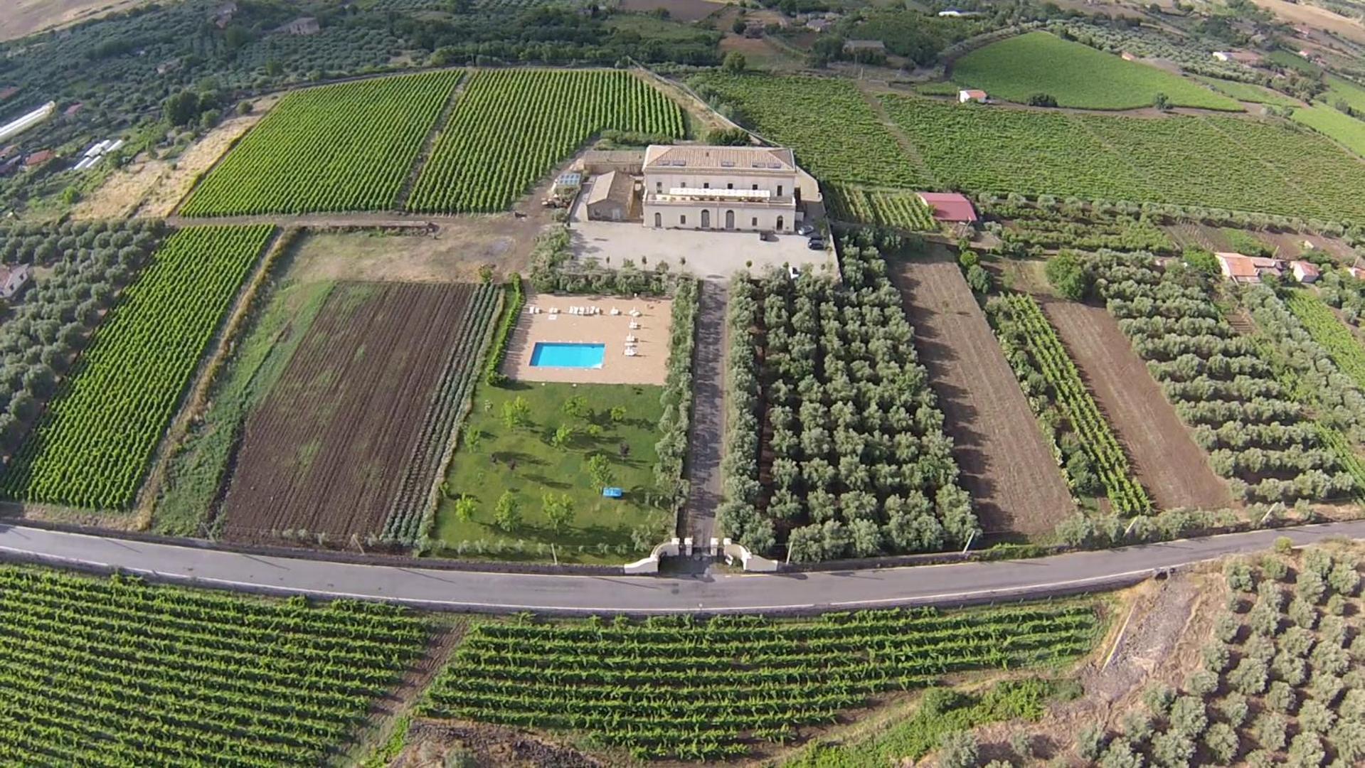 Feudo Vagliasindi -Wine Experience- Guest House Рандацо Екстериор снимка