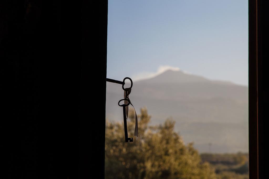 Feudo Vagliasindi -Wine Experience- Guest House Рандацо Екстериор снимка