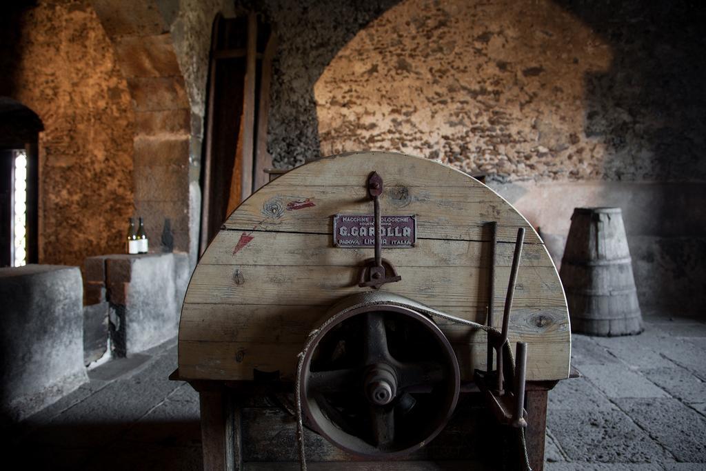 Feudo Vagliasindi -Wine Experience- Guest House Рандацо Екстериор снимка